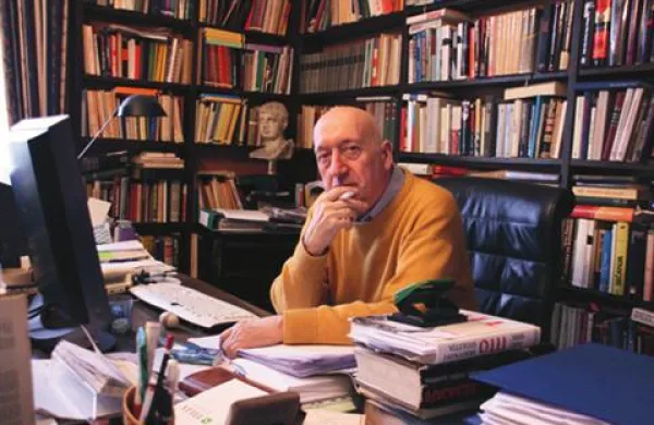 Pri Mladinski knjigi je izšla nova biografija Tito in njegovi tovariši, ki jo je napisal Jože Pirjevec.