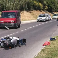 V včerajšnji nesreči pod izolsko bolnišnico se je hudo poškodovala 29-letna domačinka, ki je s skuterjem zapeljala v kombi