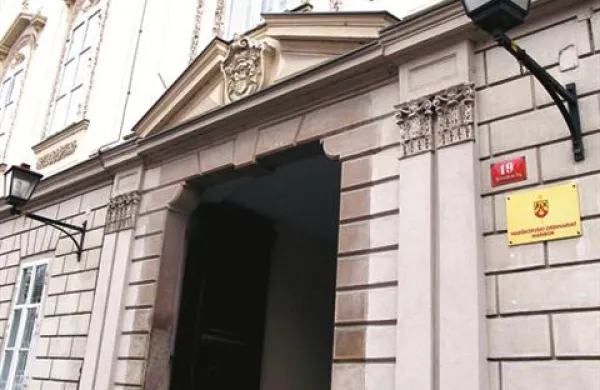 Gospodarstvo Rast, preko katerega je mariborska nadškofija vodila svoje finančne posle, je od danes v prisilni poravnavi. 