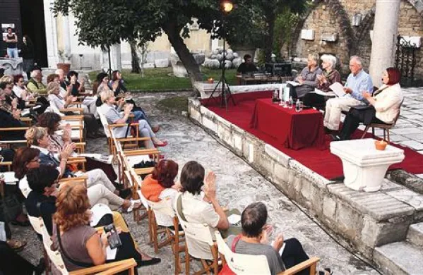 Lani je na predvečeru v soorganizaciji Primorskih novic nastopil avtor v fokusu Tomaž Šalamun, letos bo lapidarij pokrajinskega muzeja gostil vileniškega lavreata Mircea Cartarescuja in Stanko Hrastelj  