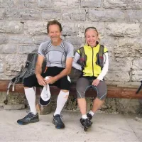 Daniela Da Forno in Igor Reščič vrh Porezna, na 30. kilometru maratona. Presenetljivo sta bili obe planinski koči, tako na Črni prsti kot na Poreznu, minuli konec tedna še zaprti.