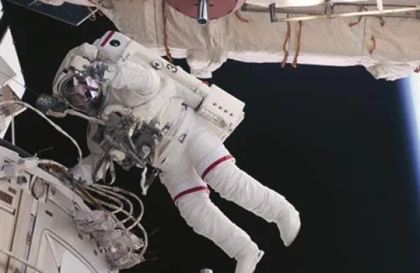 V Nasi si želijo, da bi na katerega od asteroidov v prihodnosti poslali tudi astronavte. 
