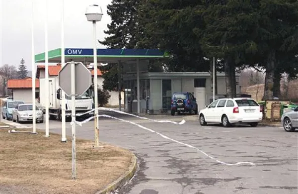 Trije mladeniči so črpalko v Senožečah oropali nadvse diletantsko