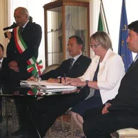 Novogoriški župan Matej Arčon, župan občine Gorica Ettore Romoli, italijanski zunanji minister Franco Frattini, državna sekretarka RS Dragoljuba Benčina in župan občine Šempeter-Vrtojba Milan Turk.