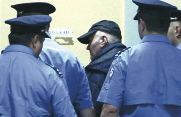Ratka Mladića so na Hrvaškem v odsotnosti obsodili na 20 let zapora zaradi vojnih zločinov v vasi Kijevo leta 1991, sprožili pa so še vrsto preiskav.