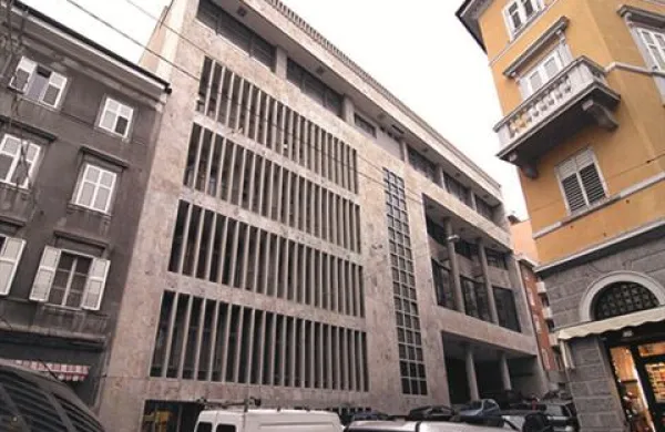 Odprto vprašanje predstavlja zlasti višina prispevka za Slovensko stalno gledališče (SSG) v Trstu.