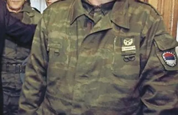 Nekdanji vojaški poveljnik bosanskih Srbov in haaški obtoženec Ratko Mladić je na poti v Haag.
