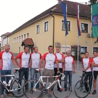 Odprava na startu v Šalovcih, prvi z leve je Boris Hlačar