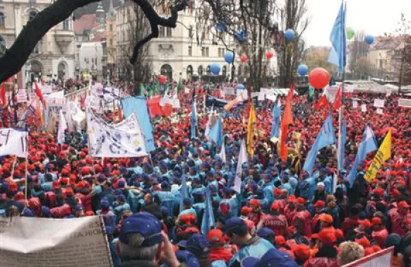 Podjetja morajo do konca junija izplačati regres, razen če se v podjetju dogovorijo drugače.