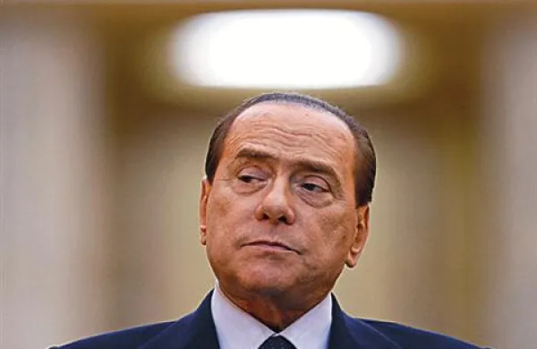 Italijani bodo odločali tudi o tem, ali ima Silvio Berlusconi pravico zavrniti prihod na sodišče za obdobje 18 mesecev zaradi posvečanja obveznostim premierja.