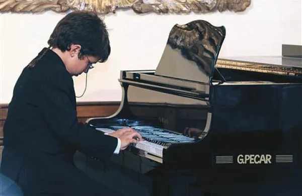Pianist Izak Ban iz Glasbene šole  Sežana