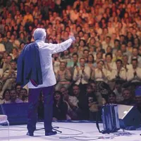 Oliver Dragojević je navdušil prepolne Križanke.