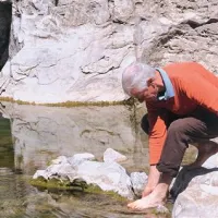 ... v Soči pa roke, obraz in noge 