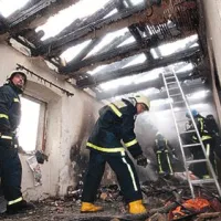 Zaradi udara strele je zagorela streha hiše v Brezovici pri Gradinu