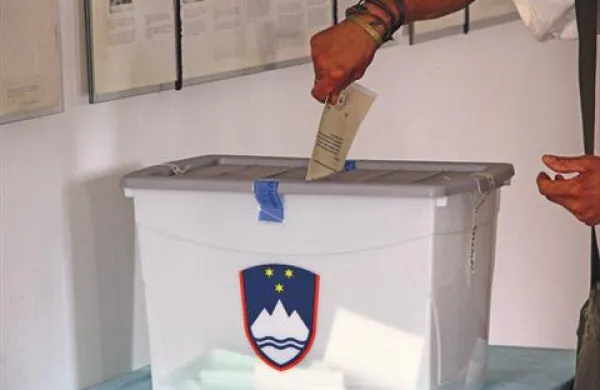 Doslej proti pokojninski reformi 72 odstotkov volilcev