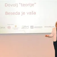 Ministrica za gospodarstvo Darja Radič je bila ob koncu konference na voljo udeležencem. Povabila jih je, naj jo na težave na terenu opozorijo kar po elektronski pošti. Odgovorila jim sicer ne bo, zato pa bo pošto posredovala pristojnim službam. 
