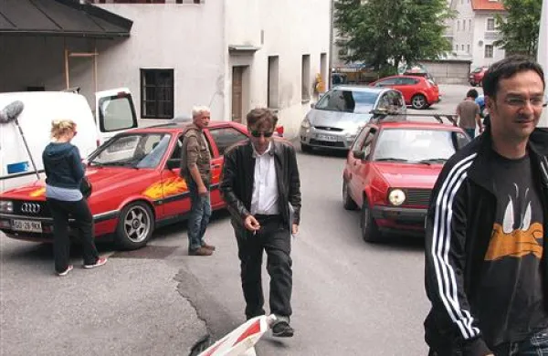 Snemanje filma v režiji Slobodana Maksimovića (v ospredju)