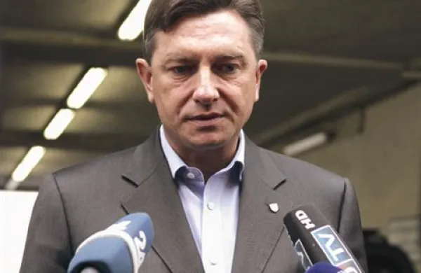 Borut Pahor je danes dejal, da se bo vlada pogovarjala s socialnimi partnerji in pripravila novo pokojninsko reformo.