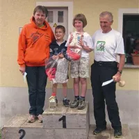 Najstarejši in najmlajši: Nada Merlak, Tone Pivk, Daša  Mlakar, Albert Lazar 