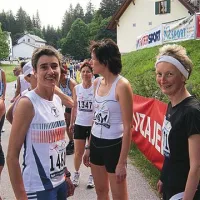 Trojček deklet se je držal skupaj že pred tekmo. Z leve: Kristina Bele, Jana Kotar Ilijaš, Sergeja Lipušček. Povsem levo je veteranka Valda Dornik, najboljša v svoji starostni kategoriji.