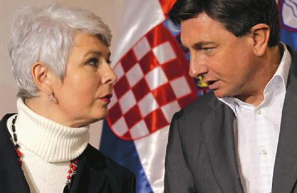 Slovenski premier Borut Pahor in njegova hrvaška kolegica Jadranka Kosor se bosta danes srečala v Gospiću, kjer bosta položila temeljni kamen za nov proizvodni obrat kamniškega Calcita.