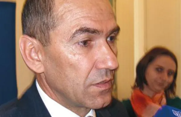 Janez Janša SD ponuja sodelovanje, če bo omogočila predčasne volitve. 