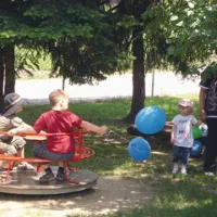 Izpostavljanje soncu je najbolj nevarno za otroke.