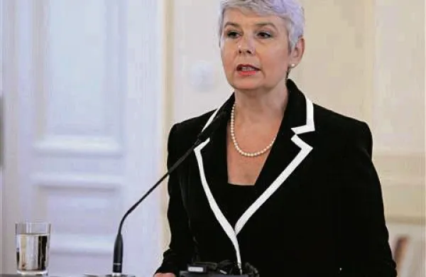 Hrvaška premierka Jadranka Kosor se je danes zahvalila vsem, ki so prispevali k zaključku pogajanj za vstop Hrvaške v EU. (foto: Daniel Novakovič/STA)
