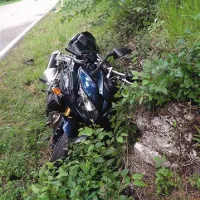 Motorist umrl  na poti            domov