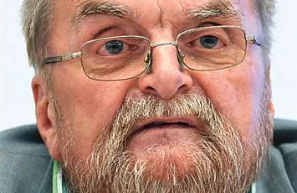 Strokovnjak za lokalno samoupravo Stane Vlaj odločitev ustavnega sodišča, da ustanovi občino Ankaran, ocenjuje kot zlorabo lokalne samouprave