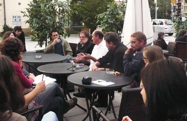 Javna debata na na tolminskem Mestnem trgu: Ana Duša, Vesna Zornik, Miha Kozorog, Zdravko Duša, Peter Tomaž Dobrila, Ivo Stropnik in Janez Leban   