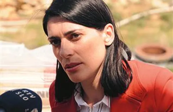 Direktorica Pomorskega muzeja Martina Gamboz ves čas zavrača vse očitke o nepravilnostih.