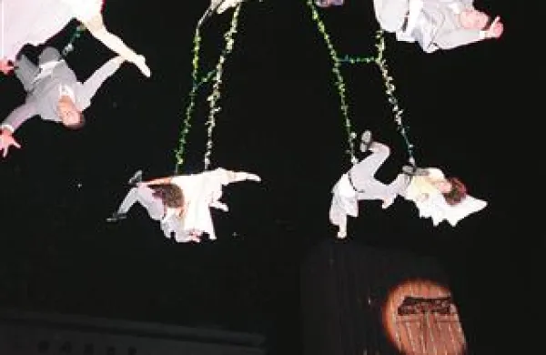 Ana Desetnica bo letos v Ljubljano pripeljala kar 92 predstav. Na fotografiji je skupina Voala, ki je nastopila na eni izmed  edicij festivala.