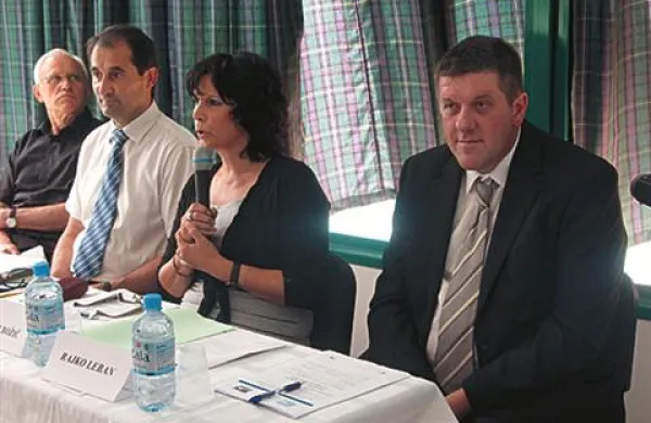 Gospodarski forum onaložbah v energetiki za nov zagon gospodarstva, na katerem so bili prisotni direktor Eko sklada Franc Beravs, direktor direktorata za energetiko Janez Kopač, direktorica GZS za Severnoprimorsko Mirjam Božič in direktor Goriške lokalne energetske agencije Rajko Leban.