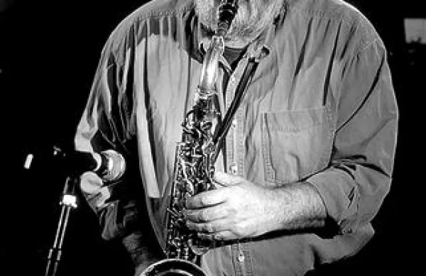Sloviti britanski saksofonist Evan Parker bo na festivalu  godel in vodil delavnico
