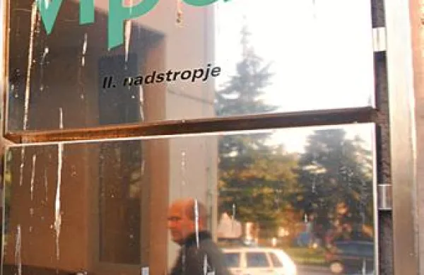 Uprava in nadzorniki Vipe holdinga so dobili  razre&scaron;nico