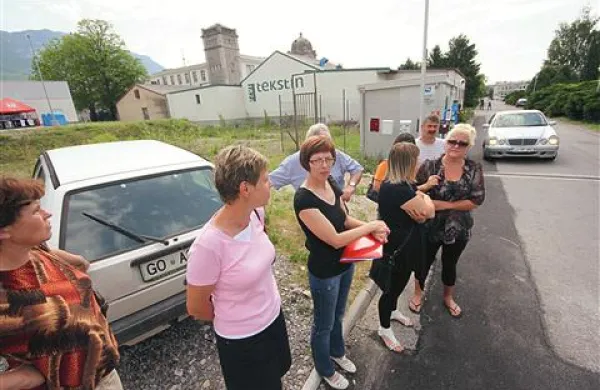 Delavci Tekstike v likvidaciji se borijo za izplačilo zasluženega denarja