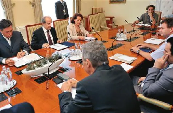 Premier Pahor je sindikatom in delodajalcev napovedal le reformi zdravstva in trga dela. 