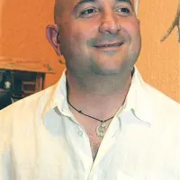 George Kavassilas: “Nekateri pravijo,  da sem nor, drugi, da sem  Satanov sin. Jaz pa pravim da je nor tisti, ki trdi, da razen na našem planetu v vesolju ni življenja.”