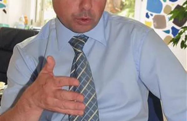 Ravnatelj Bruno Petrič: “Moja vrata so vedno odprta, vendar se moramo pogovarjati o konkretnih primerih, ne na splošno.” 