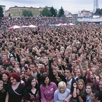 Leta 2003 je Siddharta napolnila bežigrajski stadion.
