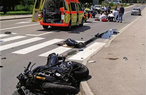 V prometnih nesrečah je vse več motoristov. Fotografija je simbolična. (Foto: Miha Crnič)