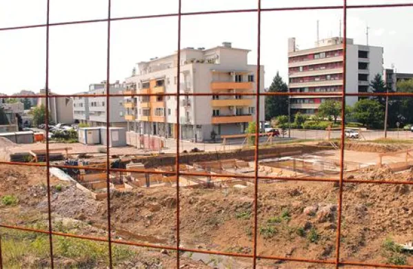 Gradnja VDC za zdaj stoji