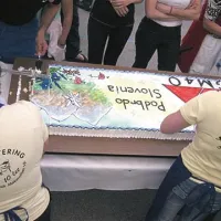 Za konec so razrezali torto