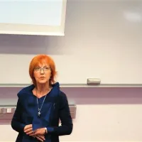 Jožica Maučec Zakotnik: ”Alkohol je v Sloveniji najbolj razširjena droga.”
