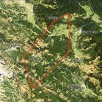 Območje gibanja volka Vojka je veliko kar 35.000 hektarjev. Najbolj “doma” se počuti na območju Vremščice, zaide pa vse do Nanosa na severu, Divače in Gorenj na zahodu, Hrpelj in Skadanščine na jugu, Barke v Brkinih in skoraj do Pivke na vzhodu.
