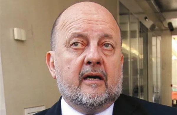 Zmago Jelinčič ministra za zdravje Dorjana Marušiča sprašuje o domnevnih zlorabah kartic zdravstvenega zavarovanja.