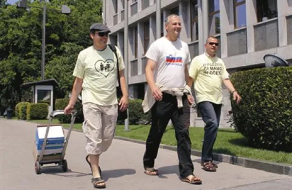 Člani Civilne iniciative za družine in pravice otrok  