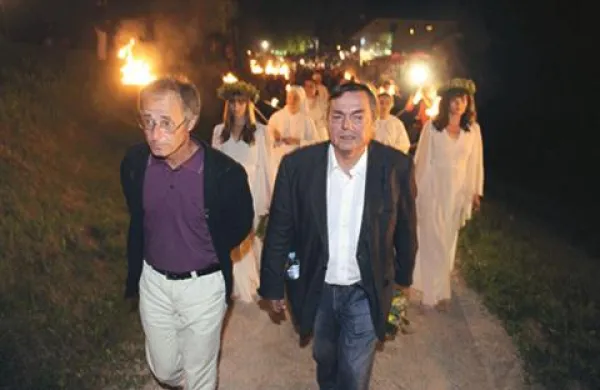 Miran Hladnik, predsednik žirije za nagrado kresnik 2011, in prejemnik kresnika Drago Jančar