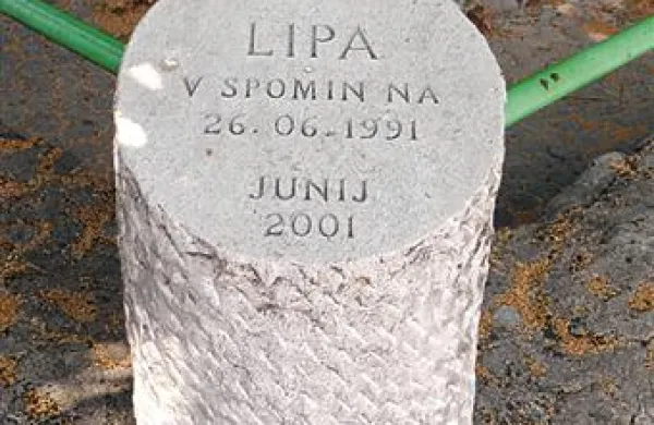 Sežanski lipi so postavili tudi spominsko obeležje